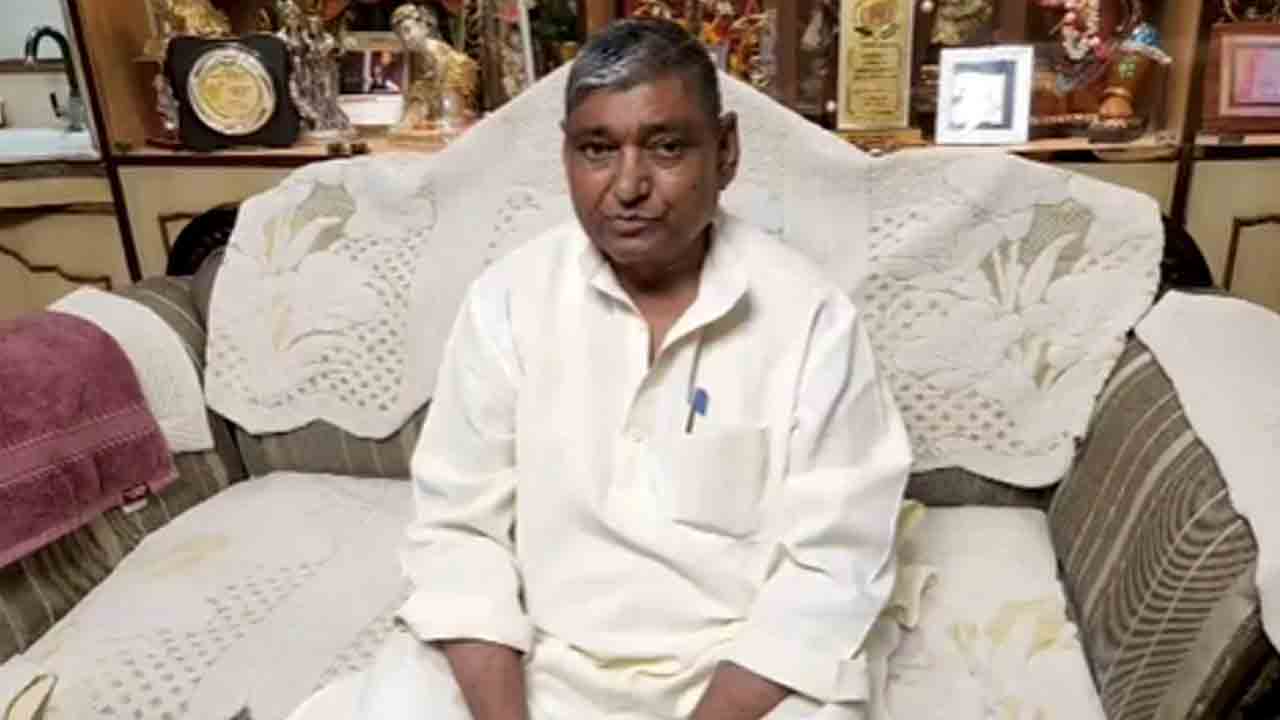 ఆగ్రాలో గ్రామస్తుడిని జైలుకు పంపిస్తానంటూ బీజేపీ ఎమ్మెల్యే హెచ్చరిక