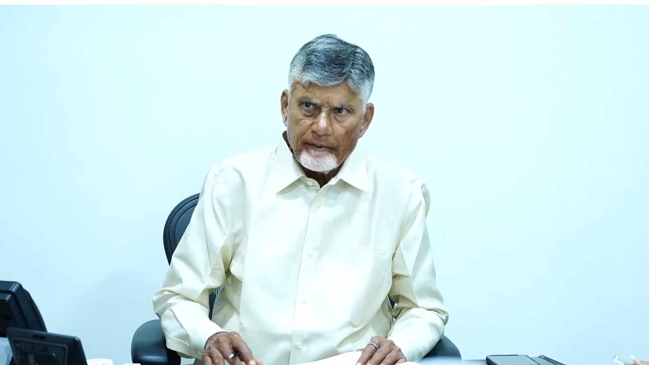 ఆరు నెలల్లో 5.52 లక్షల ఇళ్ల నిర్మాణం: సీఎం చంద్రబాబు ఆదేశం