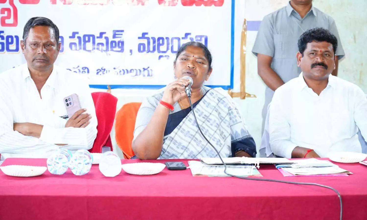 భూగర్భ జలాల పెంపు: 'జలసిరి'లో భాగస్వాములు కావాలని మంత్రి సీతక్క పిలుపు