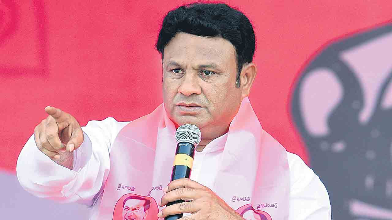 బీఆర్ఎస్ నేతల ఆస్తులపై దాడులు రాజకీయ కుట్ర: బిగాల గణేష్