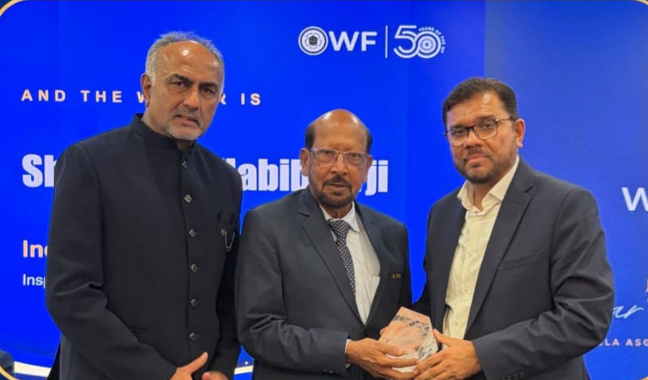 బ్రిటన్‌లో భారత మాజీ ఫుట్‌బాల్ కెప్టెన్ షబ్బీర్ అలీకి సత్కారం