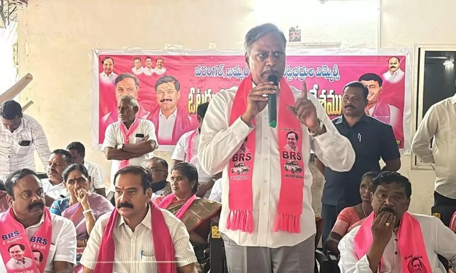 బీఆర్ఎస్ నేతలను బెదిరిస్తున్న కడియం శ్రీహరిపై పల్లా రాజేశ్వర్ రెడ్డి ఆగ్రహం
