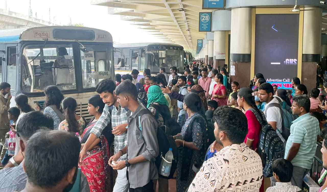దసరా పండుగ: 2,474 ప్రత్యేక బస్సులను నడిపిన టీజీఎస్ఆర్టీసీ