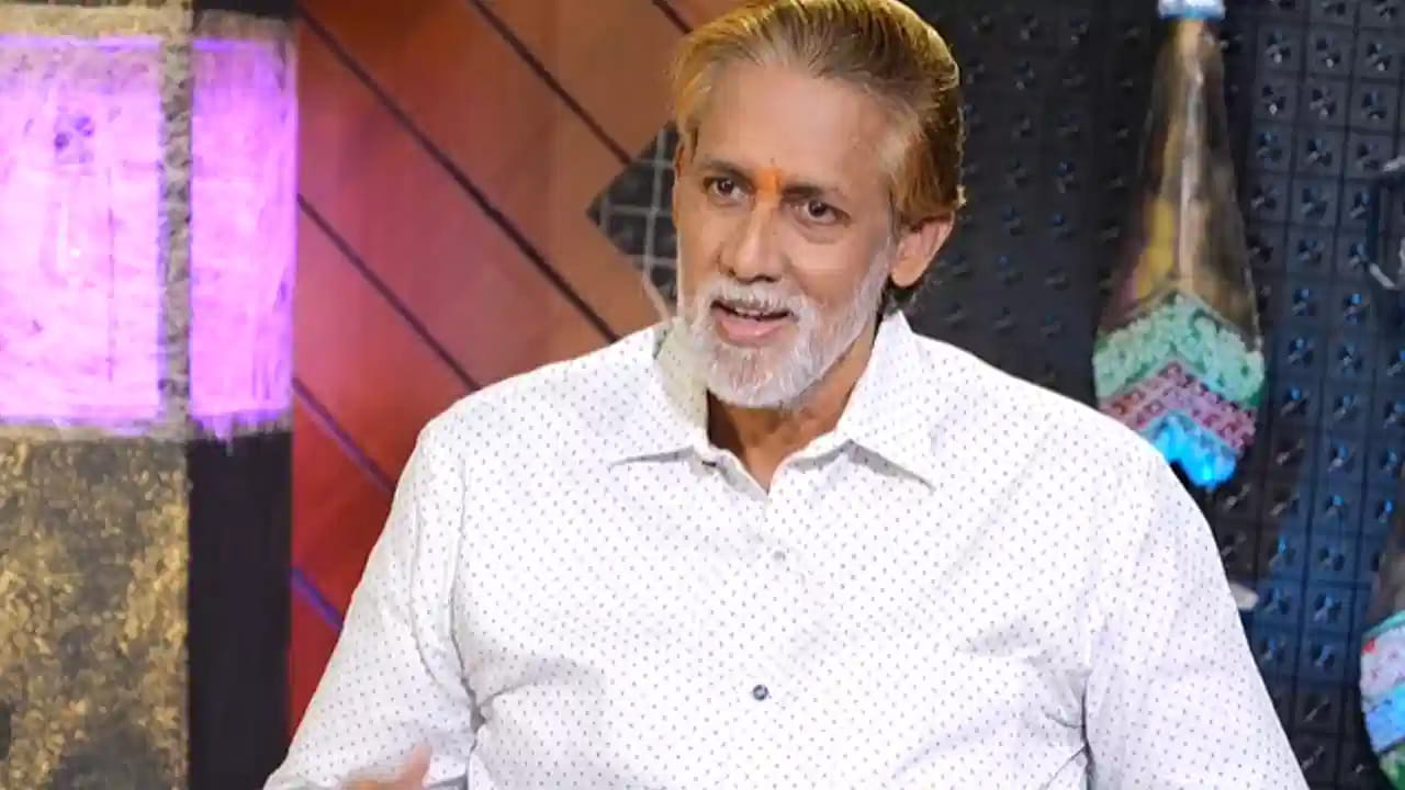 ధ్రువ నక్షత్రం, చెవిలో పువ్వు సినిమాలతో ఆర్థికంగా నష్టపోయిన అశోక్ కుమార్
