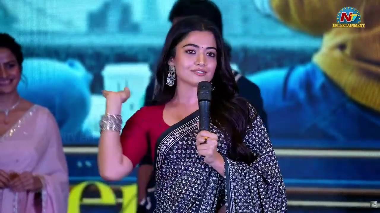 ‘ఎపిక్’ వేదికపై ఆనంద్ దేవరకొండపై ప్రశంసలు కురిపించిన రష్మిక