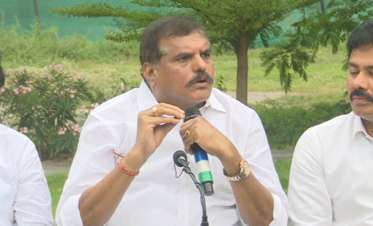 ఏపీలో ప్రభుత్వం ఉందా?: బొత్స సత్యనారాయణ ప్రశ్న