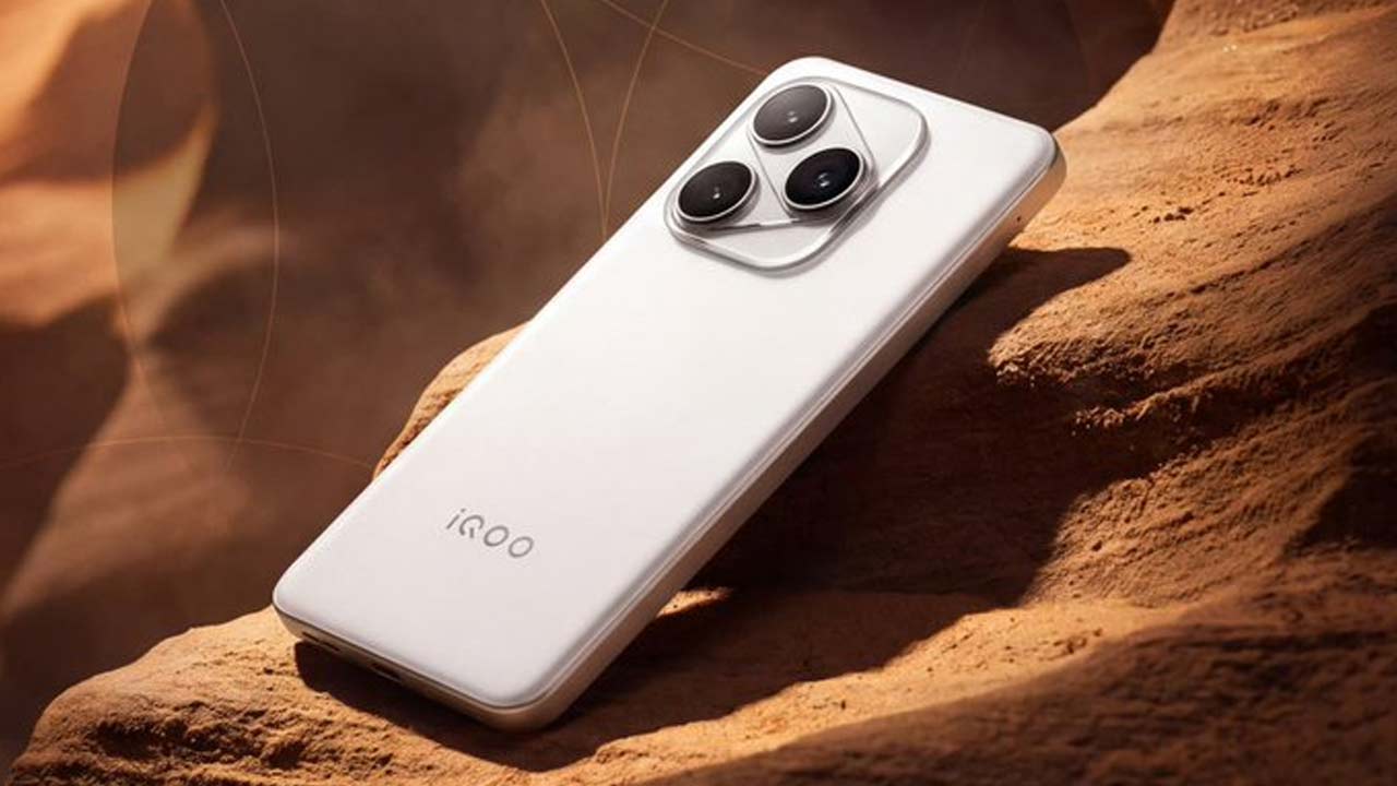 iQOO 16 స్మార్ట్ఫోన్ లీక్: 8,500mAh బ్యాటరీ, 165Hz డిస్ప్లేతో రాక