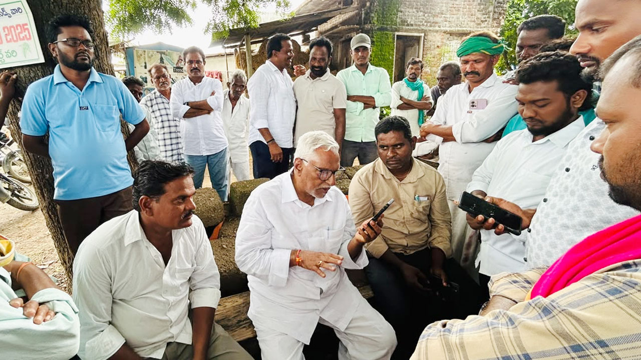 జగిత్యాల: ఎత్తిపోతల మోటార్ల మరమ్మతుకు మాజీ మంత్రి జీవన్ రెడ్డి డిమాండ్