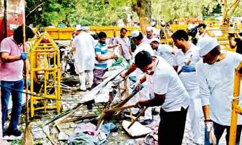 జంతర్ మంతర్ వద్ద నిరసనల ముగింపు: 60 మెట్రిక్ టన్నుల వ్యర్థాల తొలగింపు