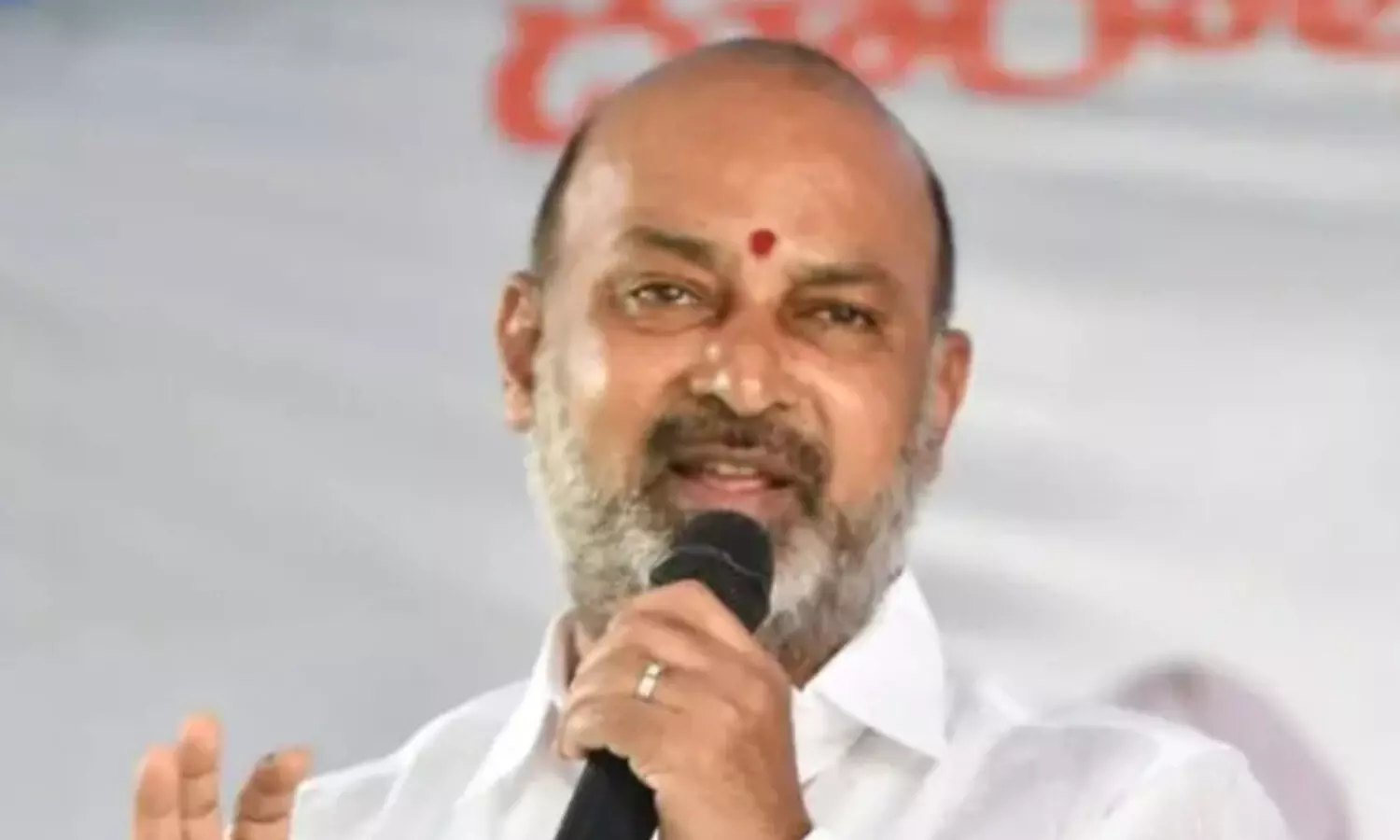 కరువు మండలాల ఎంపిక ఏకపక్షం: కేంద్ర మంత్రి బండి సంజయ్ విమర్శ