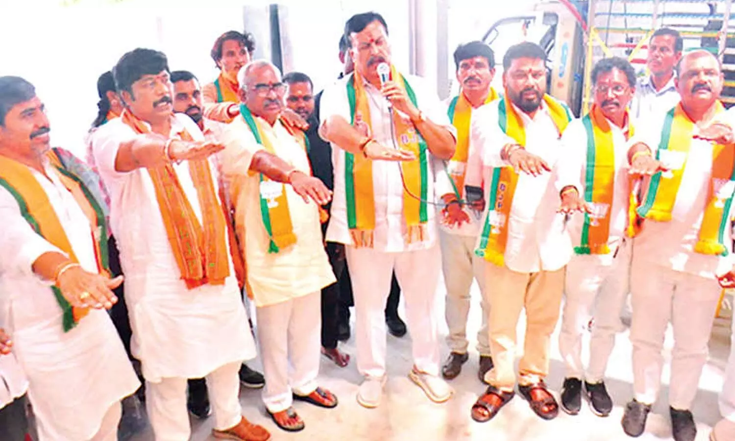 ఖమ్మంలో 'సేవా సంకల్ప్ అభియాన్' కార్యక్రమం, ప్రతిజ్ఞ చేసిన బీజేపీ నేతలు