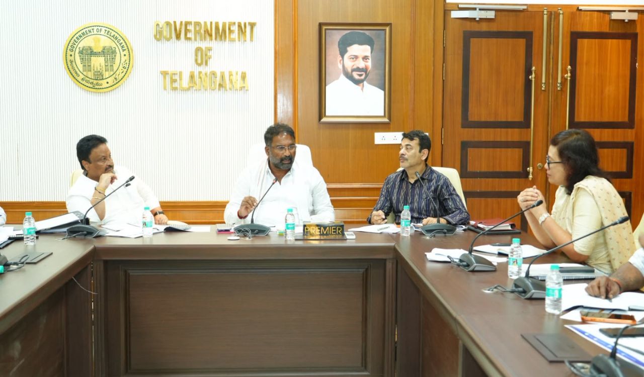 ఖేలో ఇండియా యూత్ గేమ్స్-2026 ఏర్పాట్లపై మంత్రి వాకిటి శ్రీహరి సమీక్ష