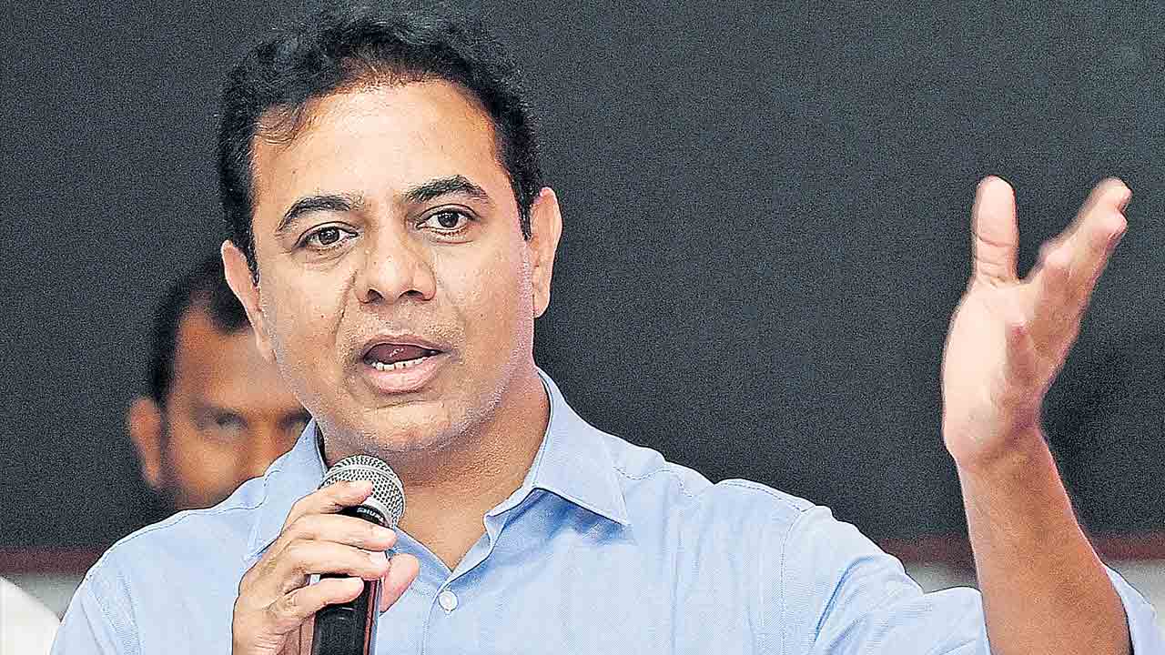కోటి పదహారు లక్షల ఎకరాల భూమి నిషేధిత జాబితాలో: కేటీఆర్