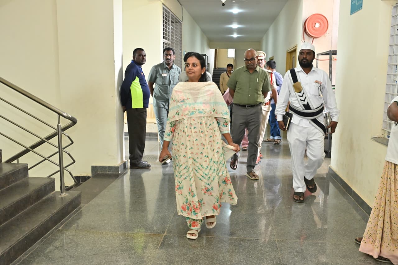 కర్నూలులో ప్రశాంతంగా నీట్‌–పీజీ 2026 పరీక్ష: 98.72 శాతం హాజరు