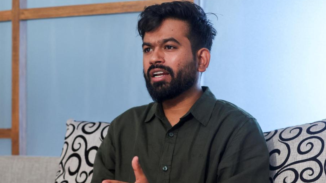 లాతూర్ పాఠశాలలో గొడవ: అభిజీత్ దీప్కేపై కేసు నమోదు