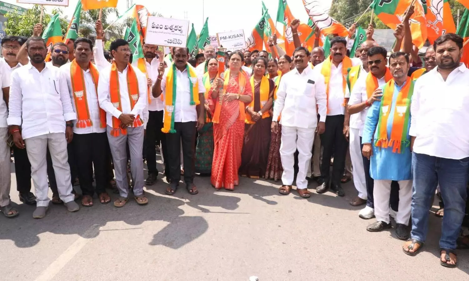 మహబూబ్ నగర్‌లో సేవా జ్యోతి యాత్రలో పాల్గొన్న ఎంపీ డీకే అరుణ