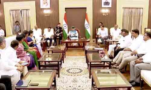 మహిళా ఎమ్మెల్యేలపై దాడి: గవర్నర్కు ఫిర్యాదు చేసిన బిఆర్ఎస్