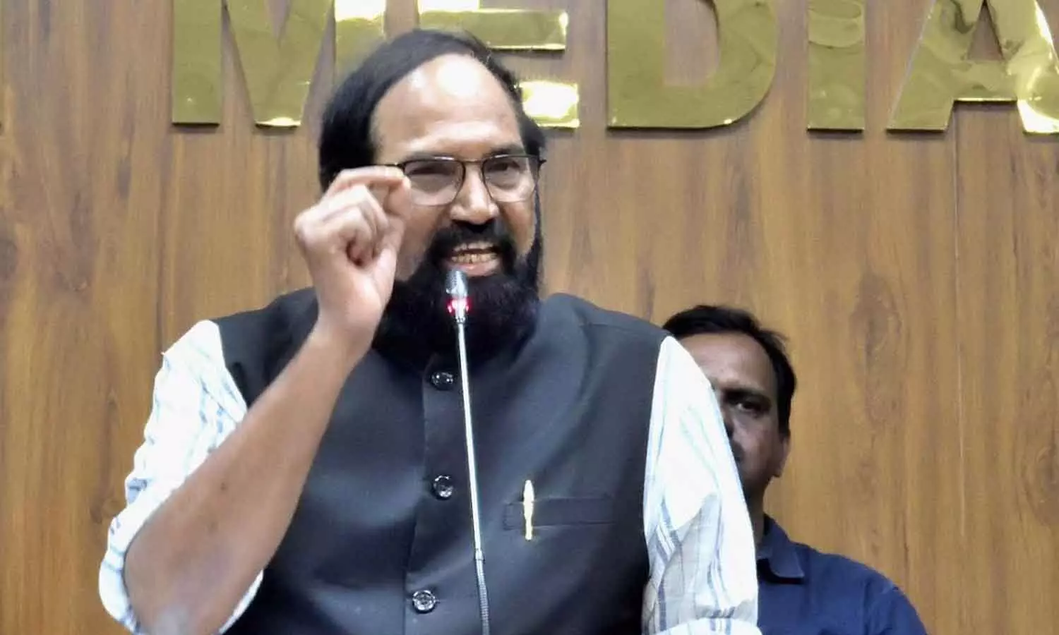 మేడిగడ్డ, అన్నారం, సుందిళ్ల బ్యారేజీల నిర్వహణపై కేంద్రానికి లేఖ: ఉత్తమ్ కుమార్ రెడ్డి