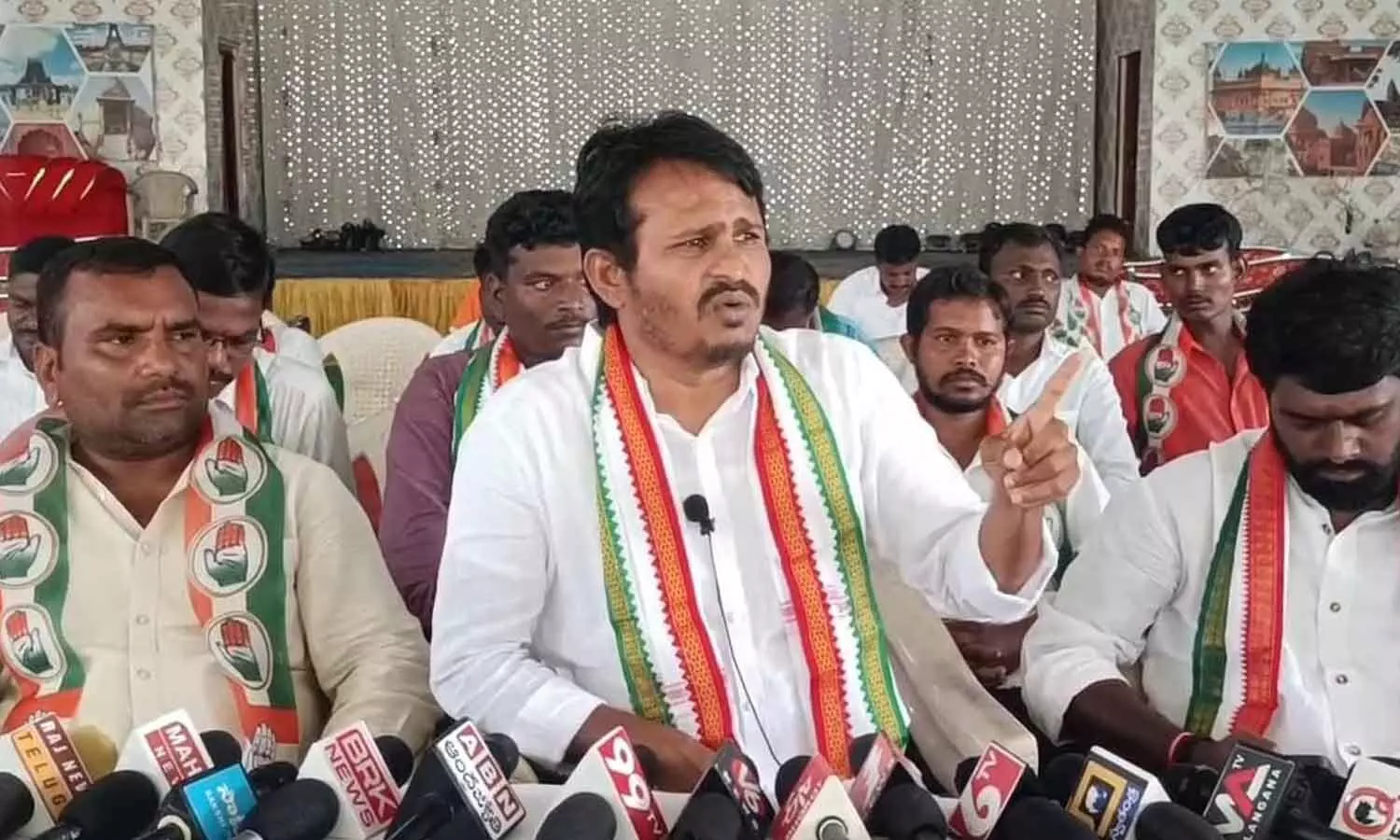 ఎమ్మెల్యే సమేలుపై కాంగ్రెస్ నేత పారిపాటి యుగంధర్ తీవ్ర ఆరోపణలు