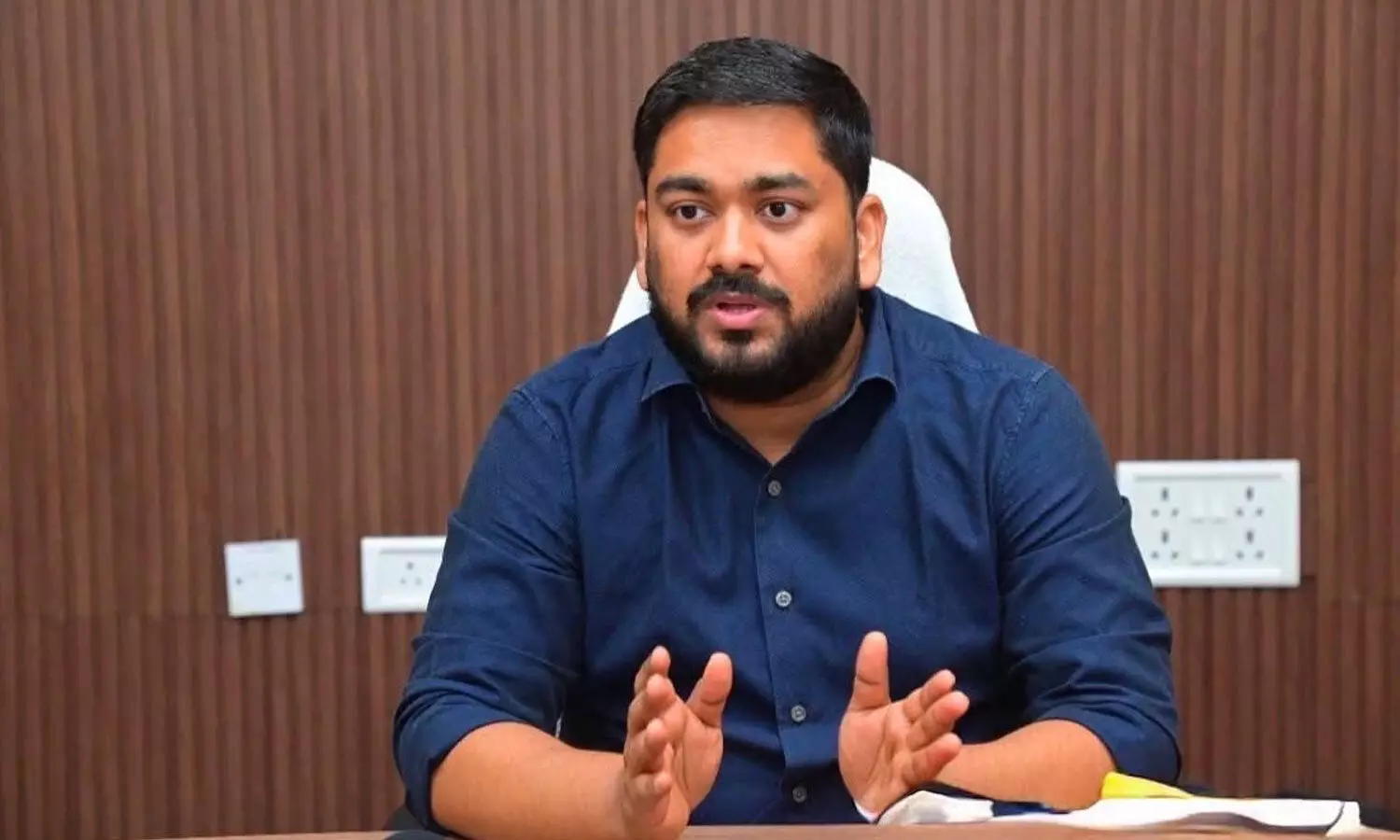 నాగర్కర్నూల్: ఓటరు జాబితా సవరణ ప్రక్రియపై రాజకీయ పార్టీలతో కలెక్టర్ సమీక్ష
