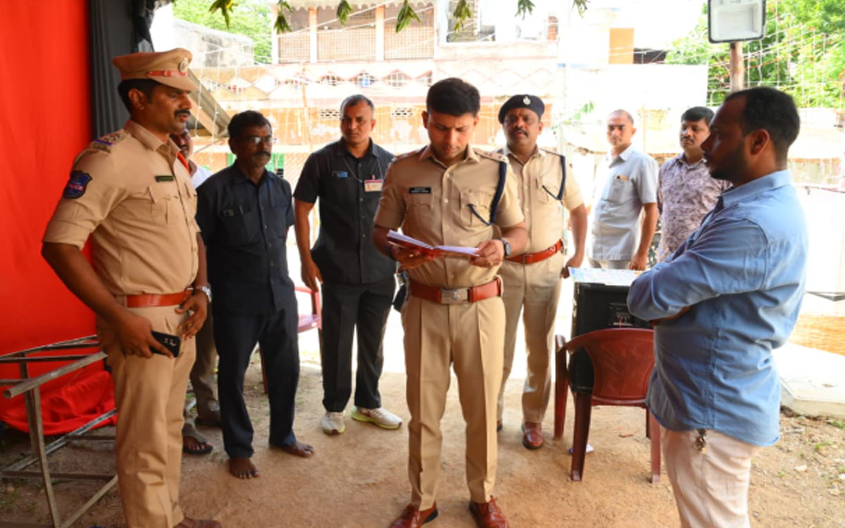 నల్లగొండలో గణేష్ ఉత్సవాల నిర్వహణపై ఎస్పీ శరత్ చంద్ర పవార్ సూచనలు