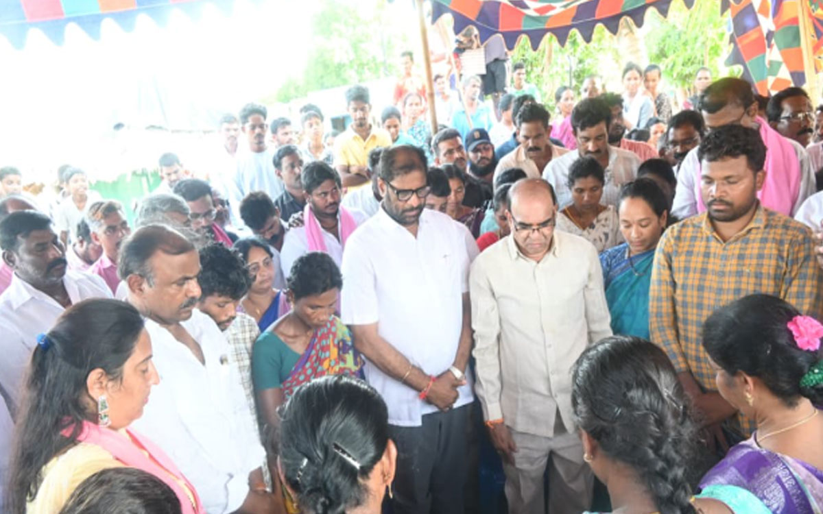 నర్స్ శిరీషా కుటుంబాన్ని పరామర్శించిన ఎంపీ వద్దిరాజు రవిచంద్ర