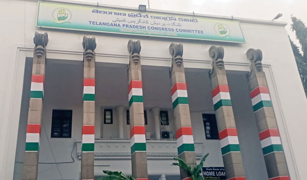 నిరుద్యోగుల నిరసనలపై కాంగ్రెస్ ద్వంద్వ ప్రమాణాలు: ఇంద్ర నాయక్ ఆరోపణ