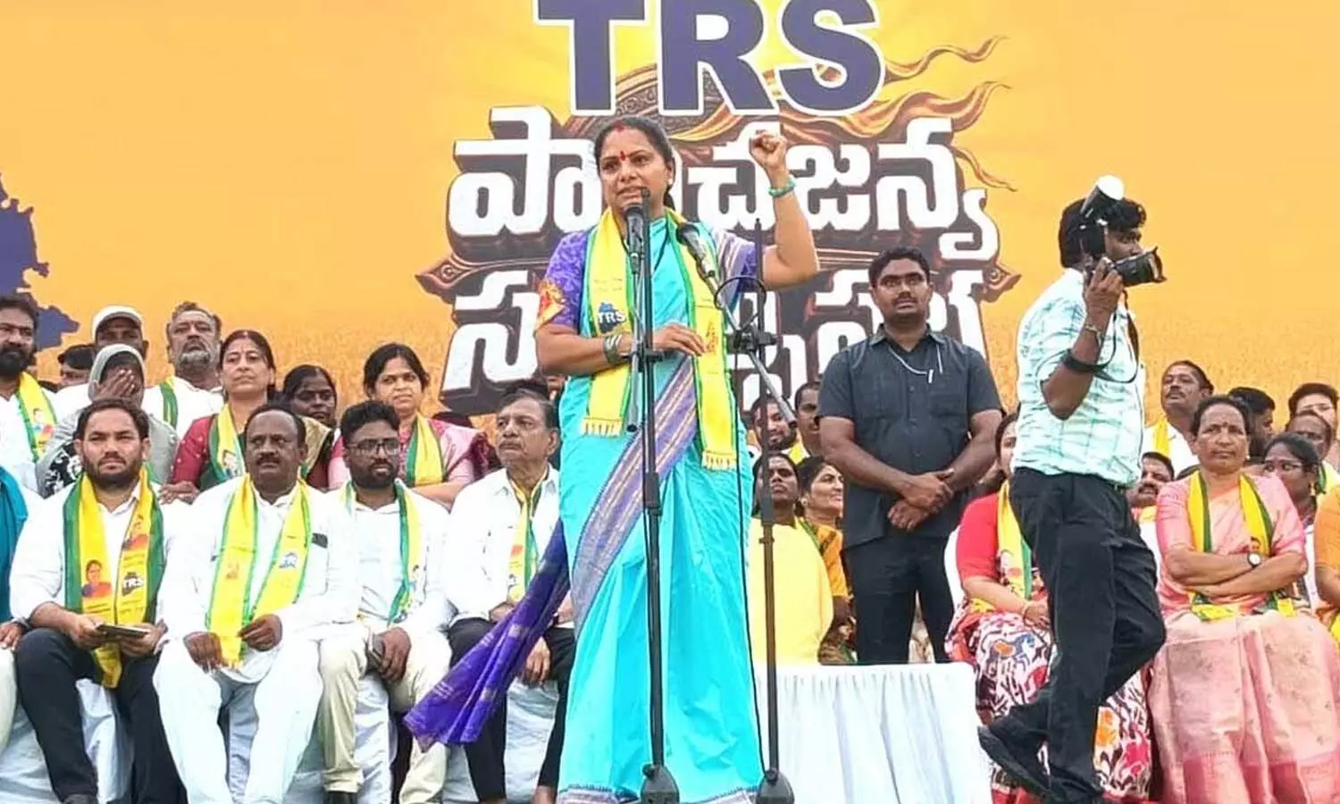 నిజామాబాద్లో అవినీతిని బయటపెడతానని కవిత ప్రతిజ్ఞ
