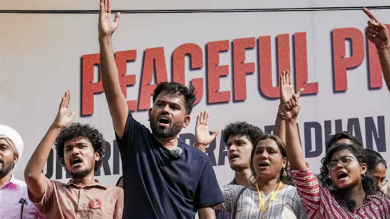 పంజాబ్ పేపర్ లీక్: త్వరలో స్పందిస్తామన్న కాక్రోచ్ జనతా పార్టీ