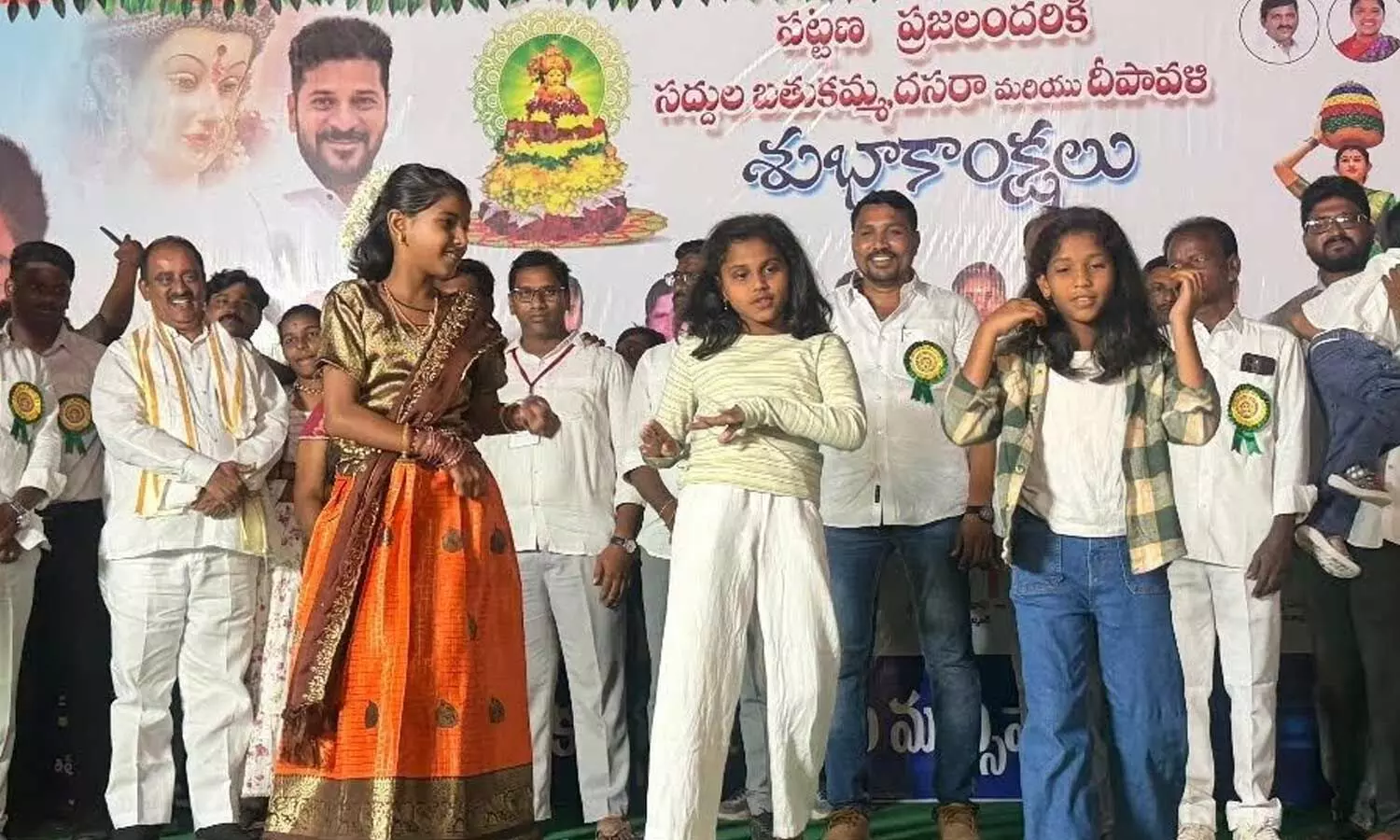 పరకాలలో దసరా వేడుకల్లో పాల్గొన్న ఎమ్మెల్యే రేవురి ప్రకాష్ రెడ్డి