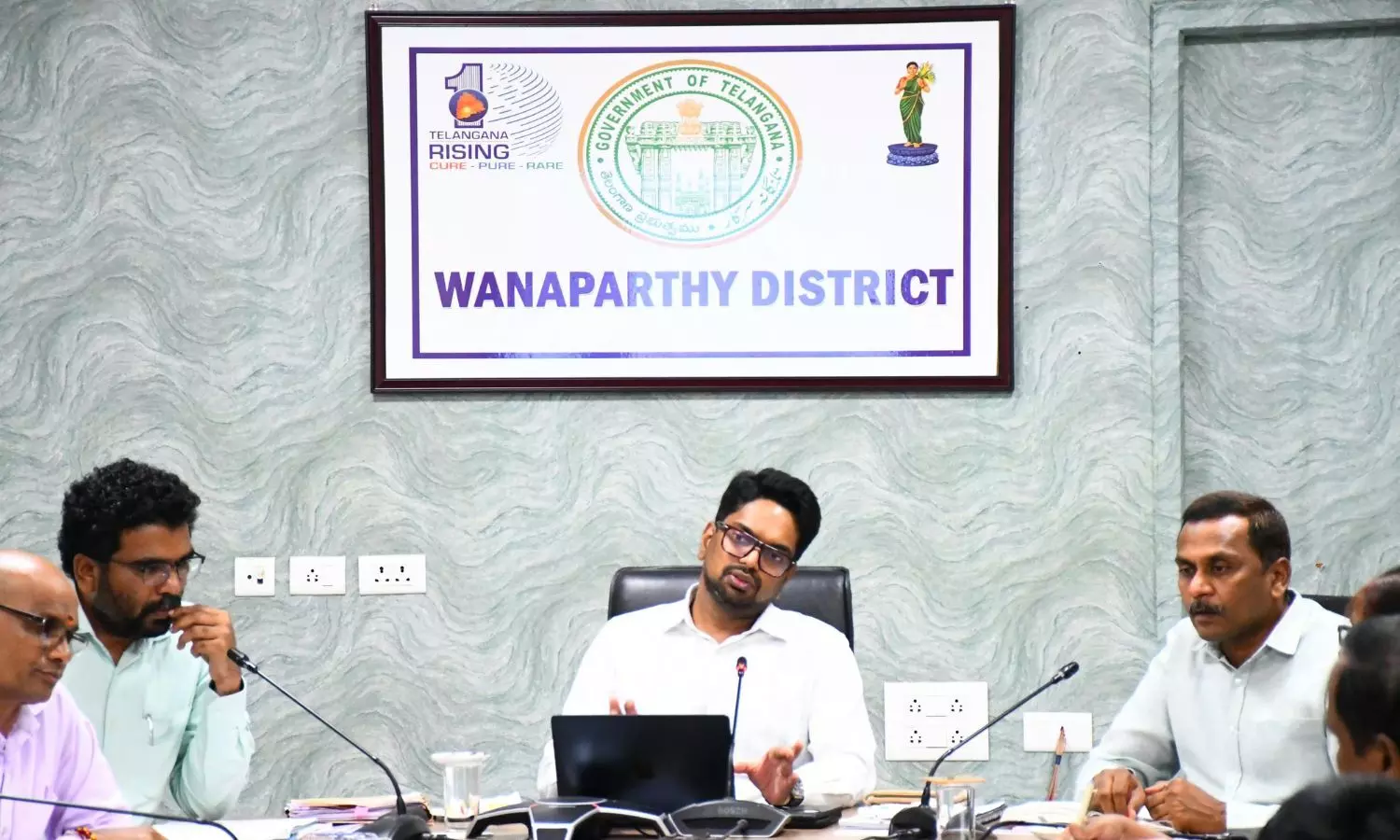 పట్టభద్రుల ఎమ్మెల్సీ ఓటరు జాబితా తయారీపై కలెక్టర్ ఆదర్శ్ సురభి ఆదేశాలు