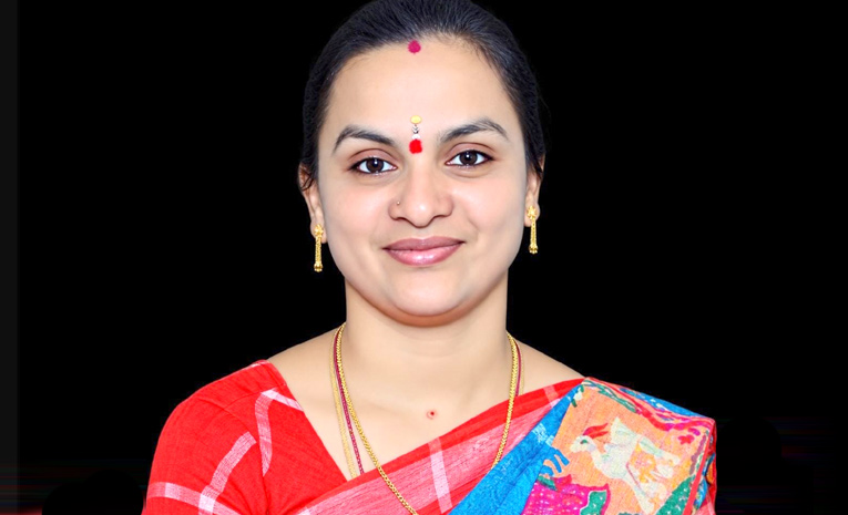 పెద్దపల్లి జిల్లాలో విషాదం: క్యాన్సర్తో గృహిణి మృతి, భర్తకు అంగవైకల్యం