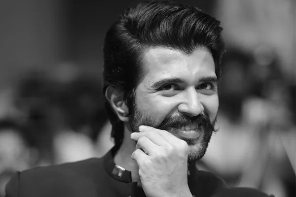 ప్రధాన నటుడిగా పదేళ్లు పూర్తి చేసుకున్న విజయ్ దేవరకొండ