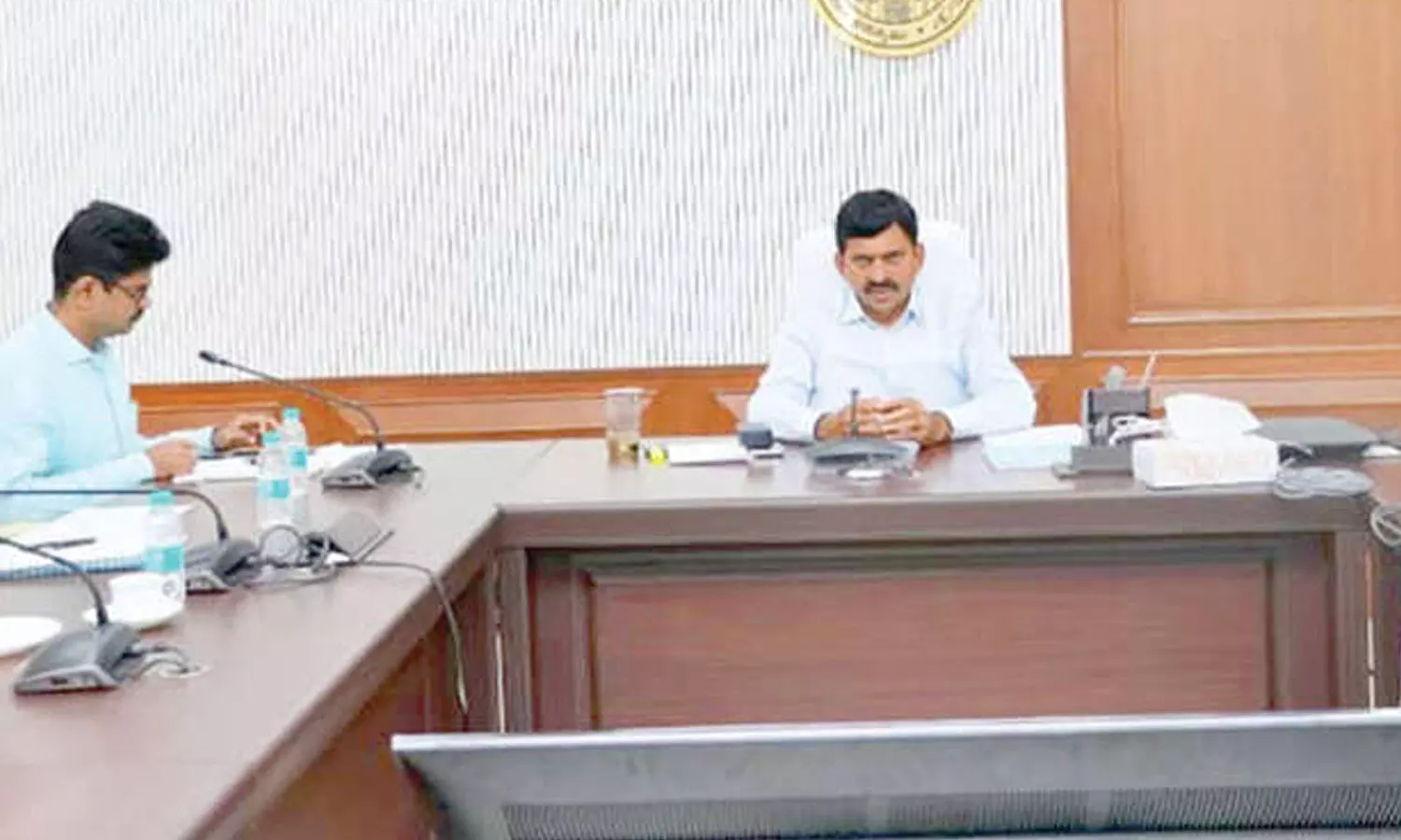 రెవెన్యూ వ్యవస్థ ప్రక్షాళన: భూ వివాదాల పరిష్కారానికి మంత్రి పొంగులేటి ఆదేశం