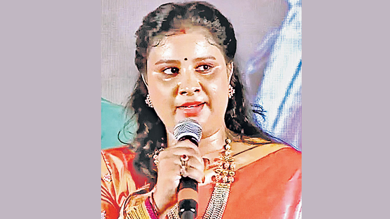 సీఎం రేవంత్ రాజీనామా చేసి తనపై పోటీ చేయాలి: కొండా సుస్మిత