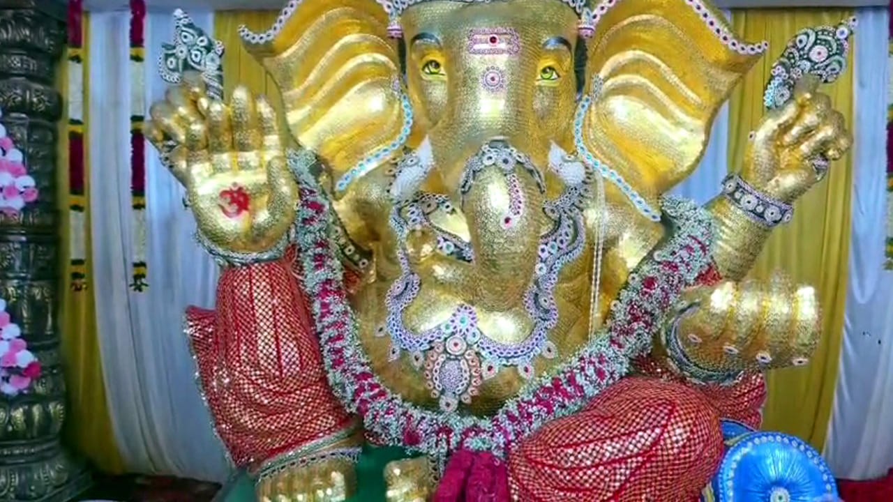 సింగరాయకొండలో లక్ష లక్ష్మీకాసులతో 12 అడుగుల వినాయక విగ్రహం
