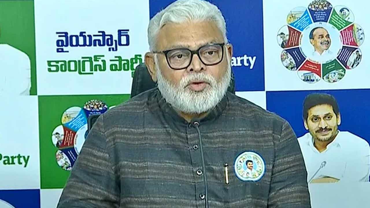 స్థానిక ఎన్నికల నామినేషన్ల సర్టిఫికెట్లపై మాజీ మంత్రి అంబటి రాంబాబు ఆరోపణలు