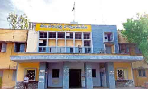 తెలంగాణలో ఏడాదిగా ఆగిపోయిన మండల, జిల్లా పరిషత్ ఎన్నికలు