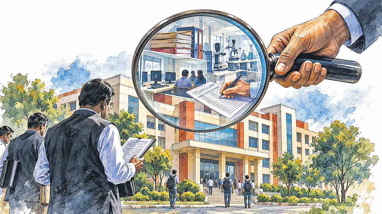 తెలంగాణలో ప్రైవేట్ ఇంజినీరింగ్ కాలేజీలపై విజిలెన్స్ దాడులు
