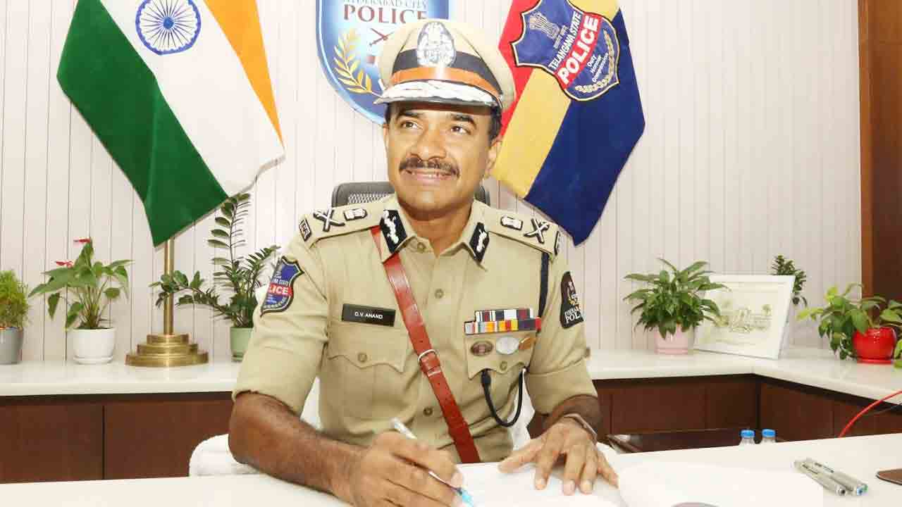తెలంగాణలో ప్రశాంతంగా గణేష్ నిమజ్జనాలు: శనివారం నాటికి పూర్తి ప్రక్రియ