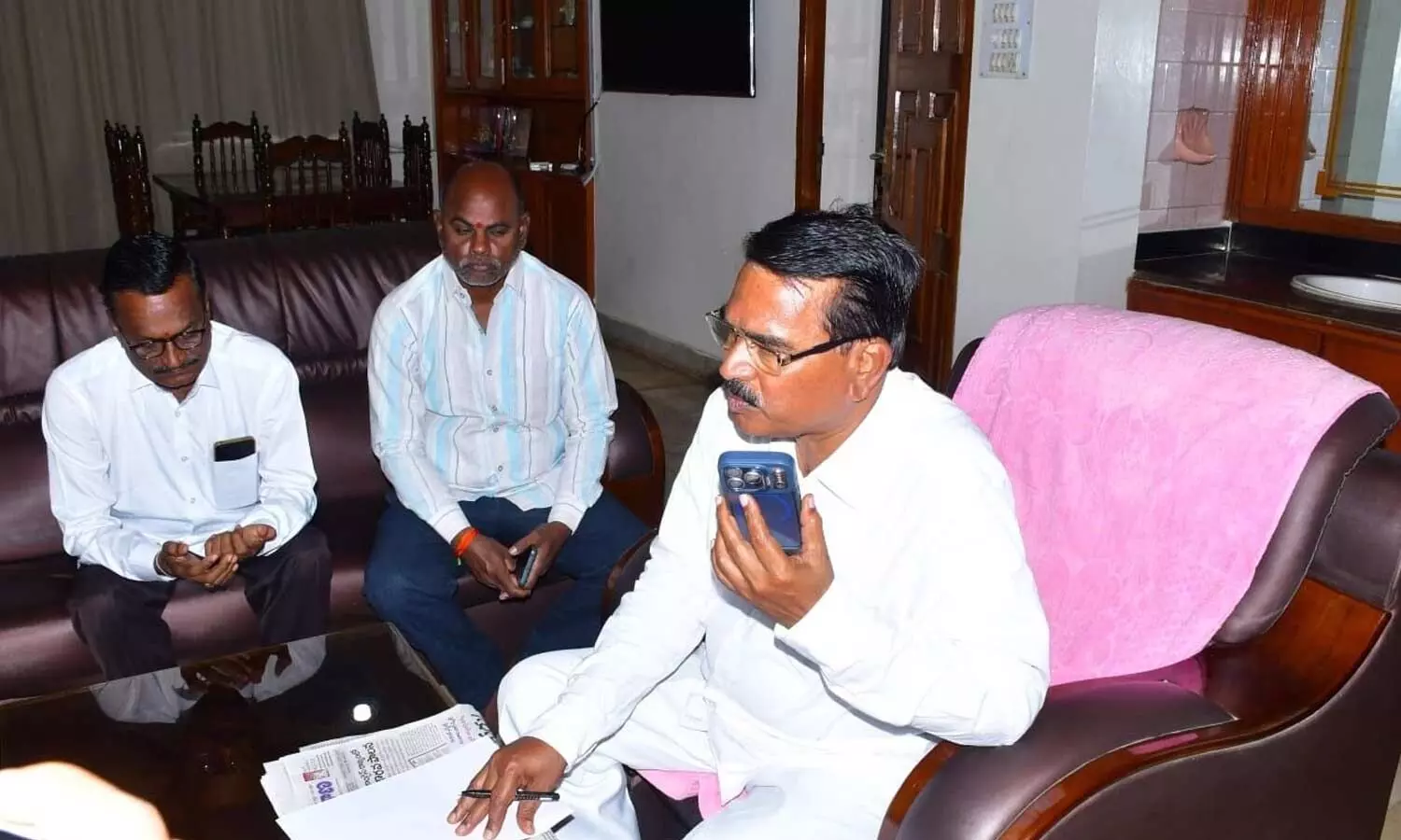 వనపర్తిలో మాజీ మంత్రి సింగిరెడ్డి నిరంజన్ రెడ్డి హౌస్ అరెస్ట్