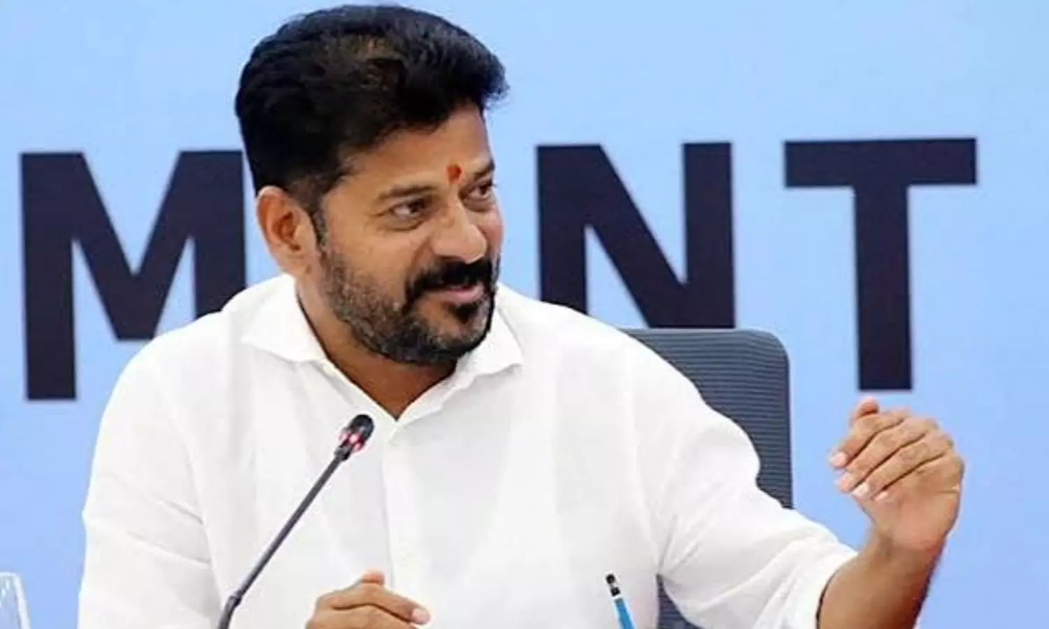 విద్య, ఆరోగ్య శాఖలపై వారం వారం సమీక్షలు: సీఎం రేవంత్ ఆదేశం